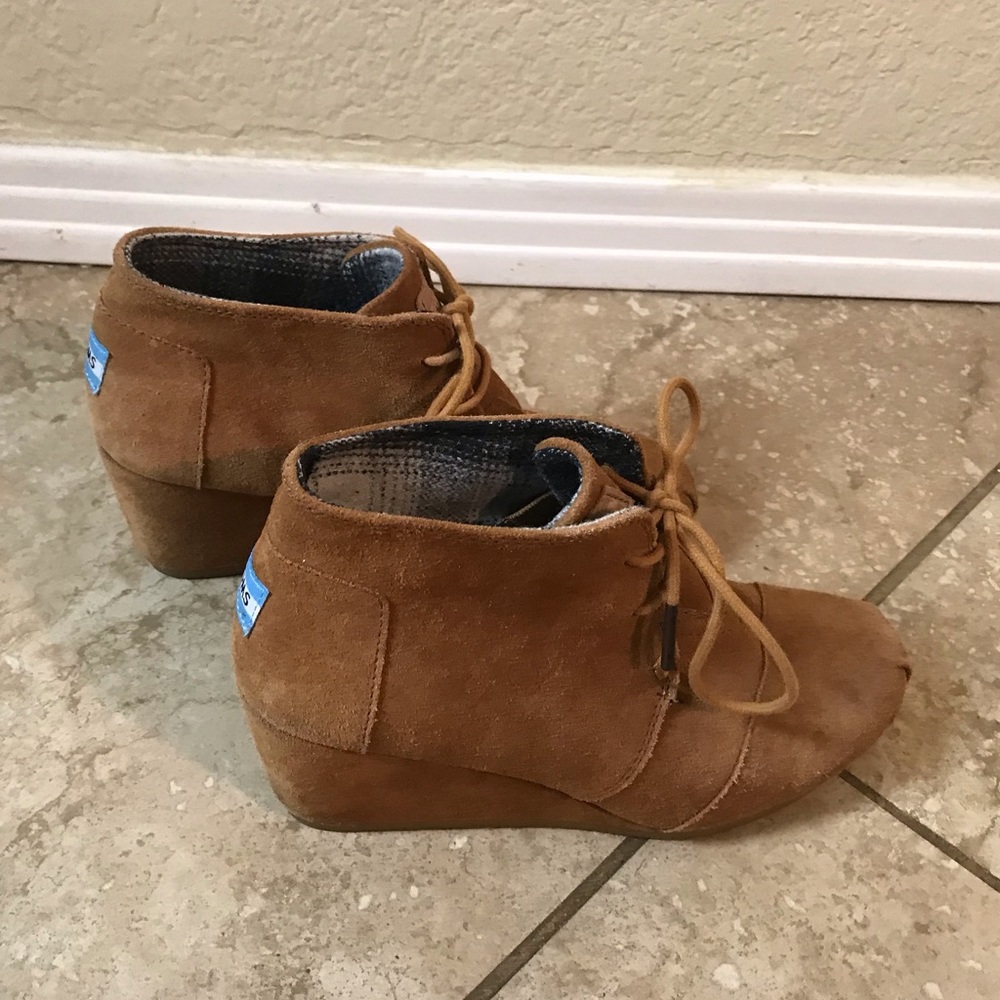 TOMS Brown Desert Wedge Booties